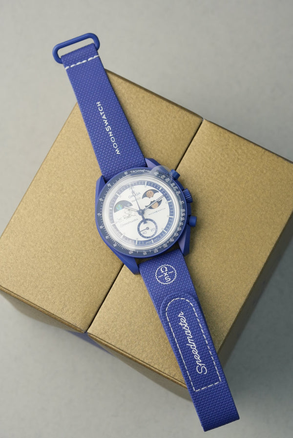 Swatch x OMEGA Mission to EarthPhase Moonshine Gold “Cold Moon”