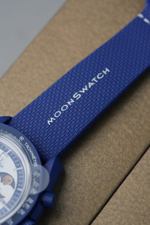 Swatch x OMEGA Mission to EarthPhase Moonshine Gold “Cold Moon”