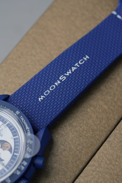 Swatch x OMEGA Mission to EarthPhase Moonshine Gold “Cold Moon”
