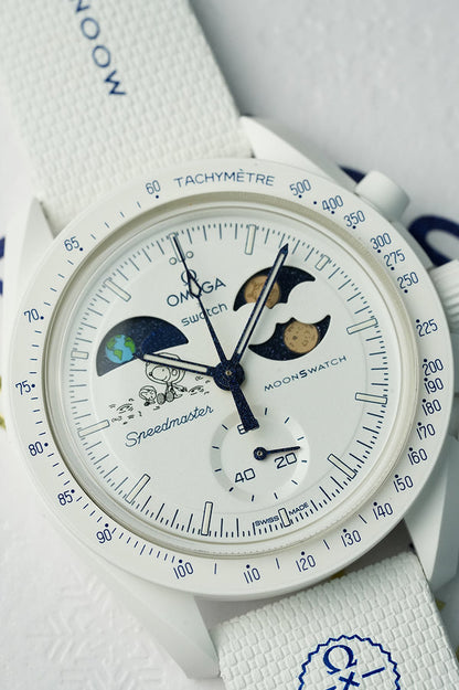 Swatch x OMEGA Mission to EarthPhase Moonshine Gold “Cold Moon”